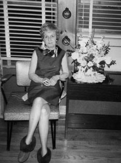 Gloria Mae Hilton (Sep 1969)